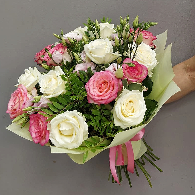 Букет из 15 роз Эквадор "Цветочное кружево" №29747