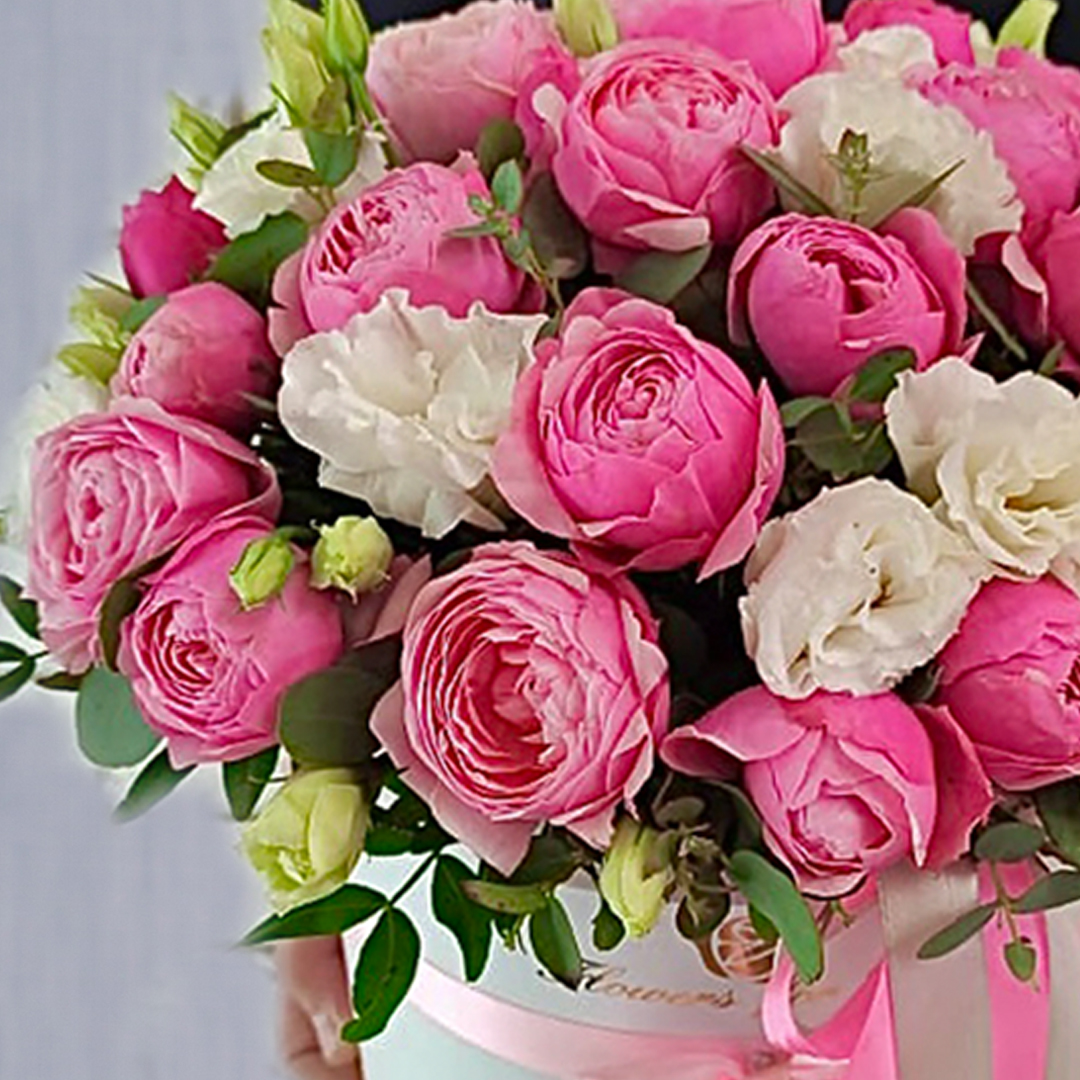 Коробка с розовыми пионовидными розами. Размер L. №45002