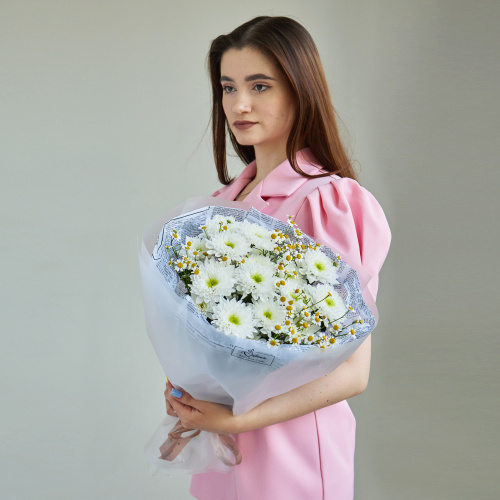 Букет с хризантемой и танацетумом ромашками N 84569