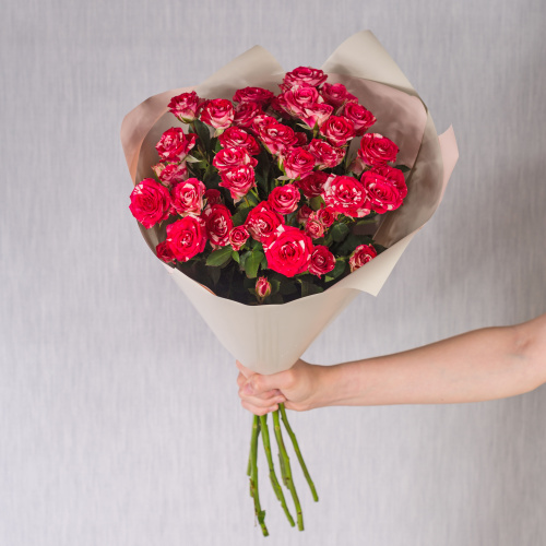 Букет розовых кустовых роз N 38363-Р