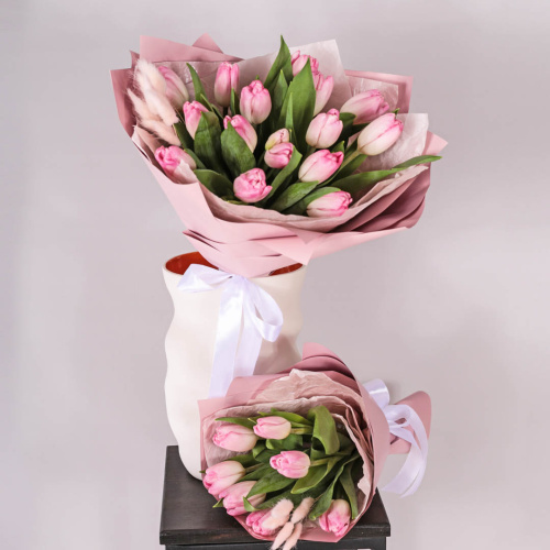 Букет 7 розовых тюльпанов с лагурусом 59862