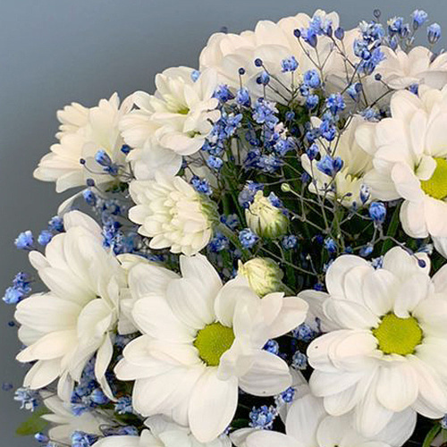 Стаканчик с хризантемой и голубой гипсофилой N 66995-Г