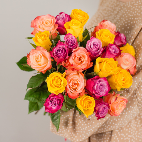 Букет из 25 эквадорских роз 40 см Яркий микс N 7310