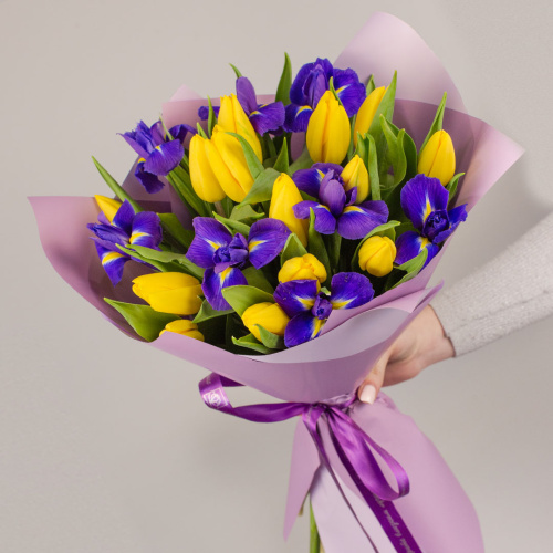 15 желтых тюльпанов с ирисами N 46172
