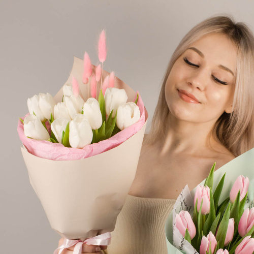 Букет из белых тюльпанов с лагурусом 46462