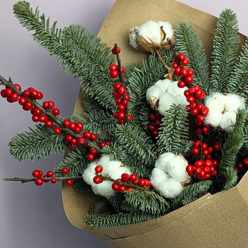 Букет с нобилисом, красными ягодами и хлопком  "Зимняя классика" N 72815-L размер L
