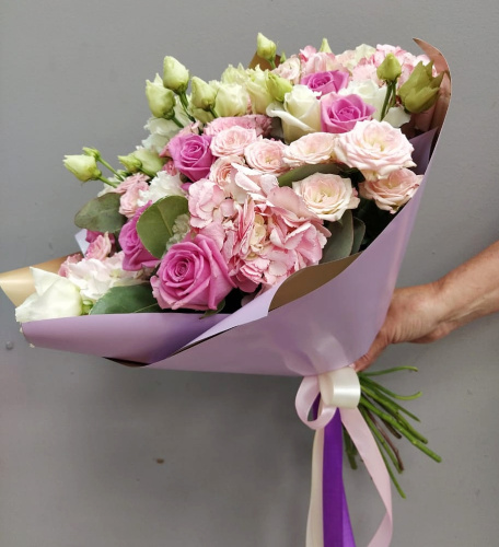 Букет "Возвышенные чувства" с гортензией, розами и эустомой 23800