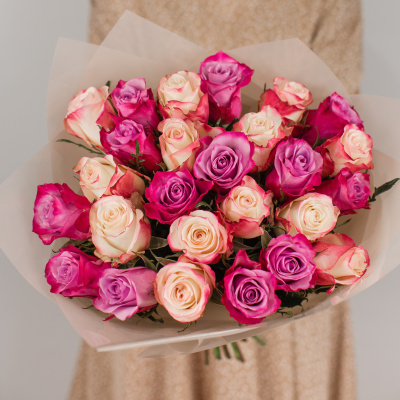Букет из 25 роз 40 см. в упаковке 45007-ФР Букет из 25 роз 40 см. в упаковке 45007-ФР