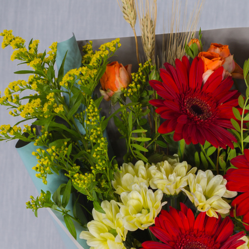 Букет "Осенний уют" с герберой, кустовой хризантемой и розой N 38376
