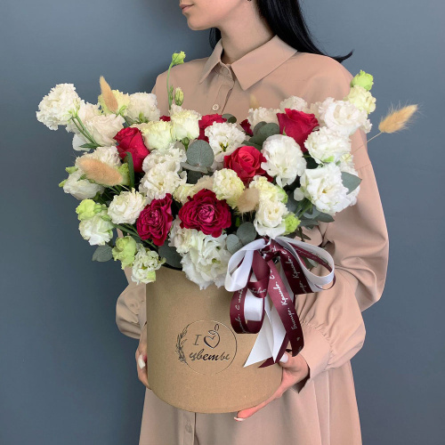 Коробка с розами и эустомой N 67000