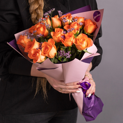 Букет из Кенийских оранжевых роз с лимониумом N 28447-Л