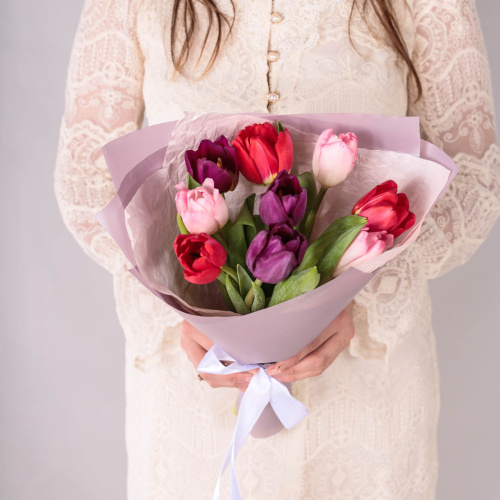 Букет из 9 тюльпанов в упаковке 928403