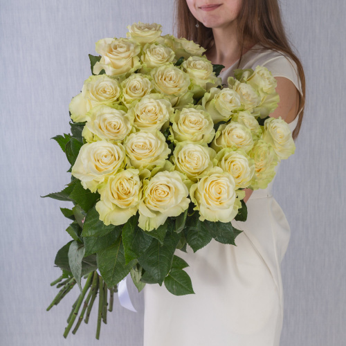 Букет из 25 Белых роз 60см N 7304