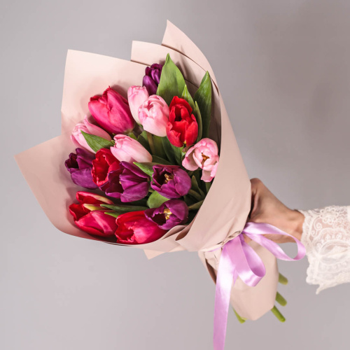 Букет из 15 тюльпанов в упаковке 28405
