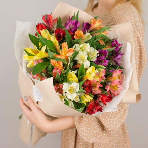 Букет из цветных альстромерий N 50406