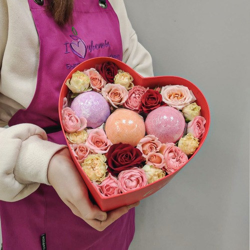 Сердце с цветами и бомбочками для ванны 45458