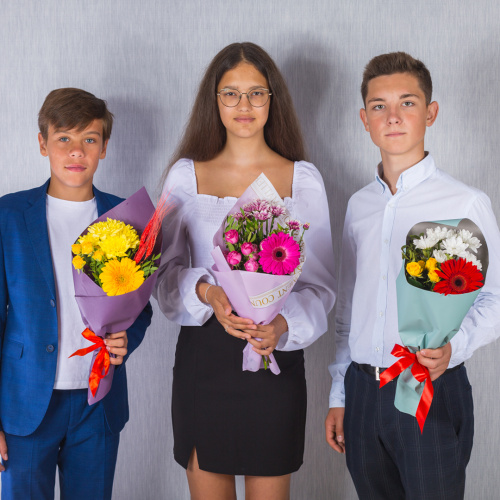 Изюминка яркая N 38177. Букет-комплимент с герберой