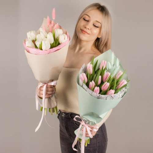 Букет из белых тюльпанов с лагурусом 46462