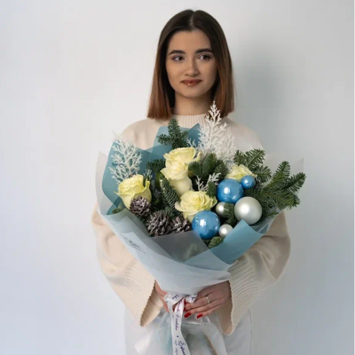 Букет "Морозный день" с нобилисом и белыми розами N90875