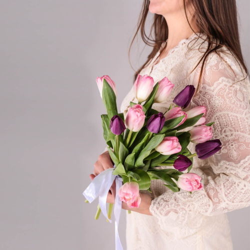 Букет из 15 тюльпанов фиолетово-розовый МИКС 28774
