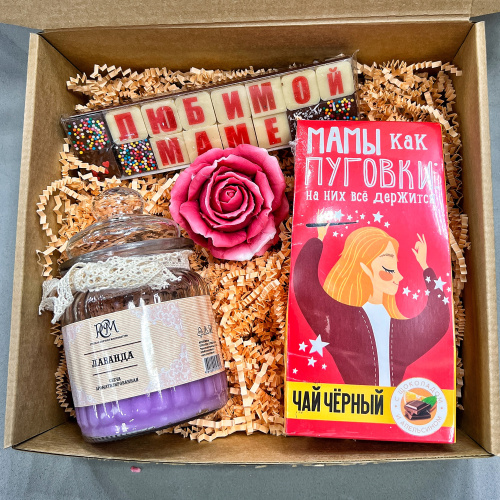 Подарочный набор "Мамин день" с аромасвечой, чай для мамы, шоколад и мыло ручной работы N 46441