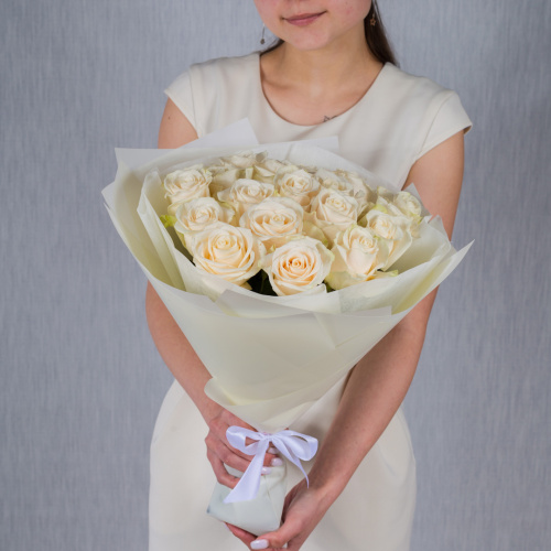 Букет из 19 кремовых роз Эквадор 40 см 36204-Крем