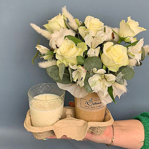 Сет "Ванильный". Набор стаканчик с цветами и аромасвечой в стаканчике N 70346