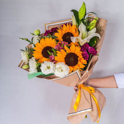 Букет с подсолнухами и лилиями N 52963Дв