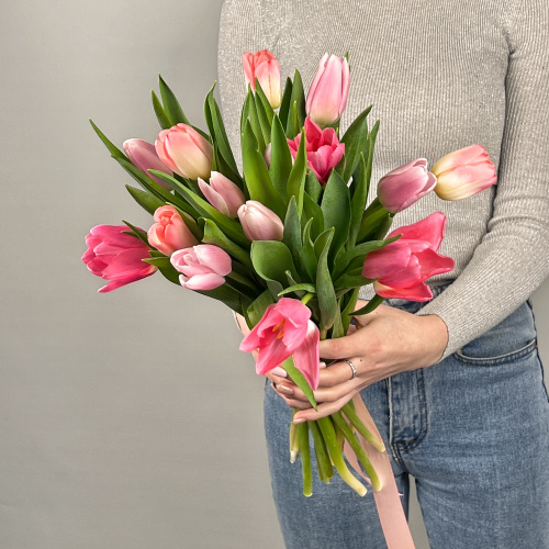 Букет из 15 розовых тюльпанов МИКС 28774