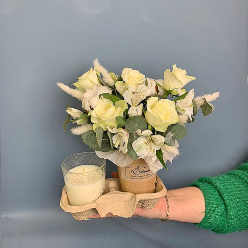 Сет "Ванильный". Набор стаканчик с цветами и аромасвечой в стаканчике N 70346