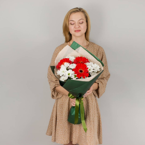 Букет из герберы и хризантемы N 50492