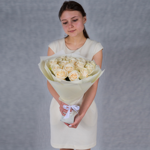 Букет из 19 кремовых роз Эквадор 40 см 36204-Крем