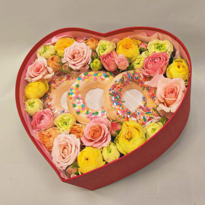Сердце с цветами и пончиками для ванны 45459