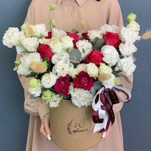 Коробка с розами и эустомой N 67000