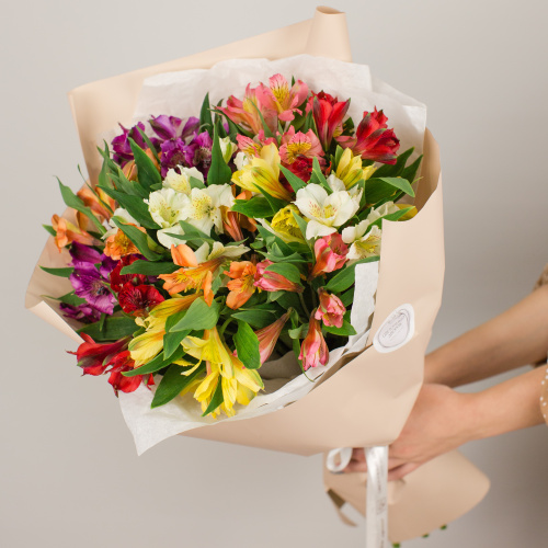Букет из цветных альстромерий N 50406