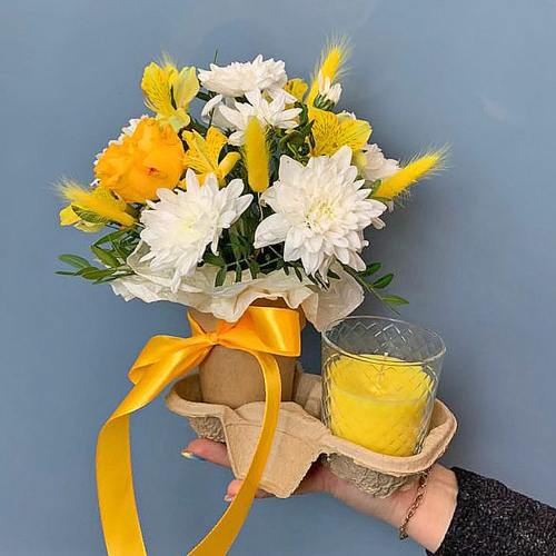 Сет "Солнечный". Набор стаканчики с цветами и аромасвечой N 70337