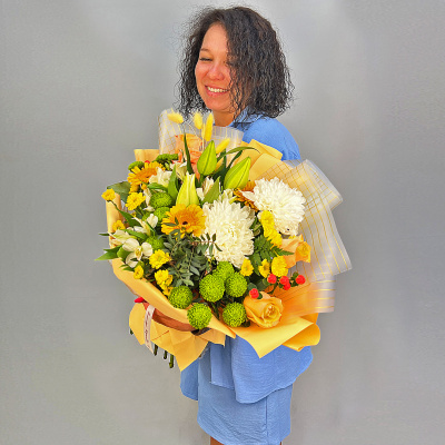 Букет из одноголовых хризантем с лилей и герберами N 52463 Букет из одноголовых хризантем с лилей и герберами N 52463