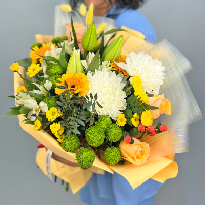 Букет из одноголовых хризантем с лилей и герберами N 52463 Букет из одноголовых хризантем с лилей и герберами N 52463