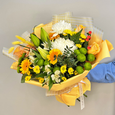 Букет из одноголовых хризантем с лилей и герберами N 52463 Букет из одноголовых хризантем с лилей и герберами N 52463